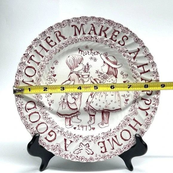 Royal‎ Crownford 1973 Plate "A Good Mother Makes a Happy Home" By Norma Sherman - Picture 8 of 8